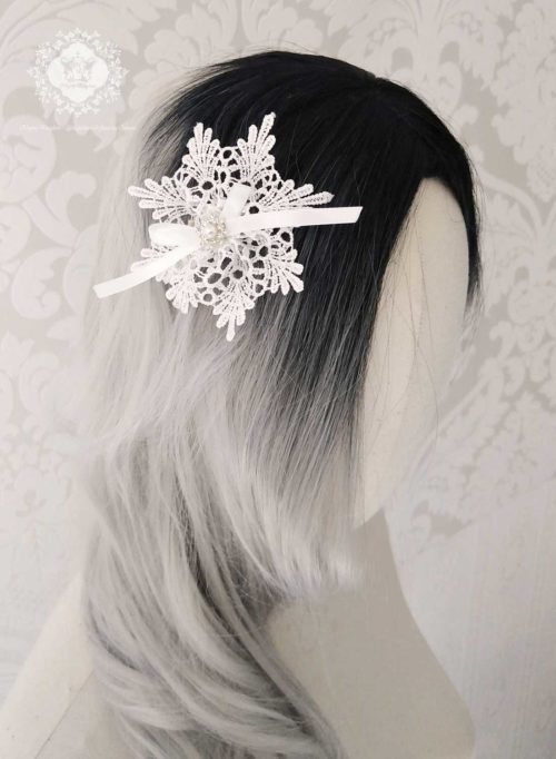 Spitzen-Haarspange Elsa | weißer & schwarzer Schneestern